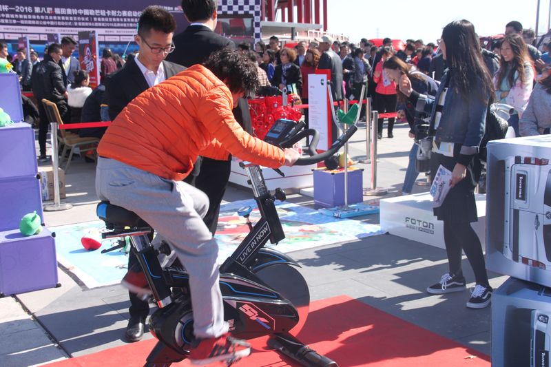 現(xiàn)場體驗(yàn)活動人氣爆滿 