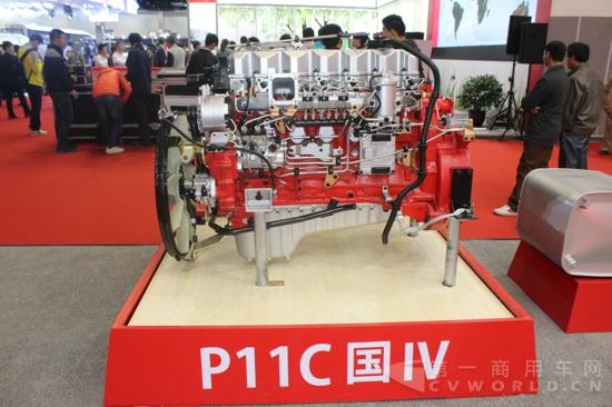 上海日野在2015年道路運(yùn)輸展上展示的國四排放的P11C發(fā)動(dòng)機(jī).jpg