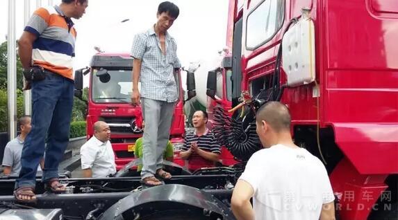 北奔重卡V3M牽引車永春地區(qū)產(chǎn)品體驗(yàn)活動(dòng)圓滿結(jié)束 現(xiàn)場簽單15臺2.jpg