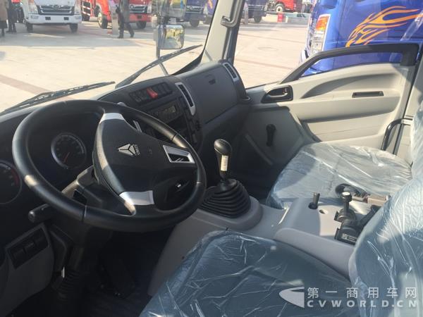 豪曼H3M國(guó)五輕卡 (3).jpg