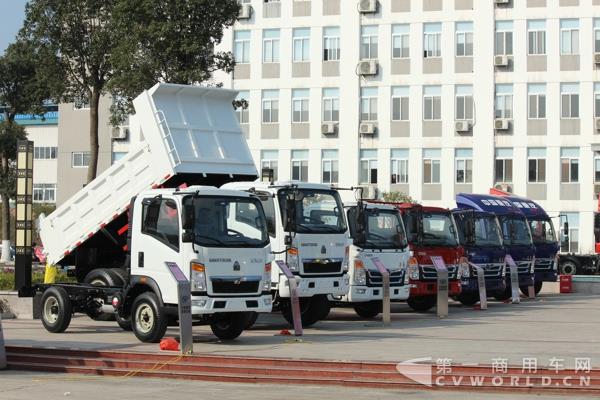 本次商務(wù)年會(huì)上展出各類國(guó)五車型達(dá)23輛 (2).jpg