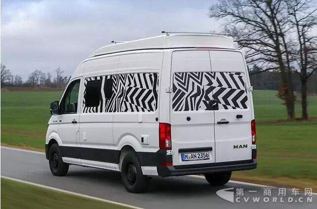 搭載2.0升柴油發(fā)動(dòng)機(jī) 德國(guó)MAN推出兩款輕型概念露營(yíng)車3.jpg