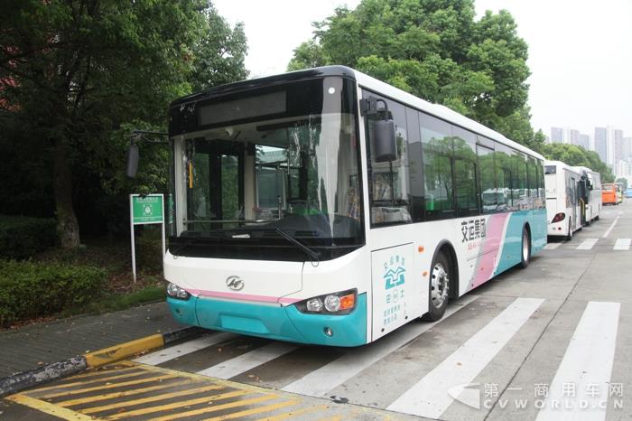 青島交運(yùn)集團(tuán)海格溫馨巴士.jpg