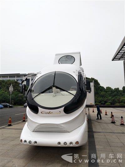 厲害了！全球首款超豪華房車在常州誕生1.jpg