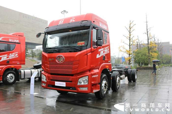 JH6 6×2 卓越版載貨 (1).jpg JH6 6×2 卓越版載貨 (1).jpg