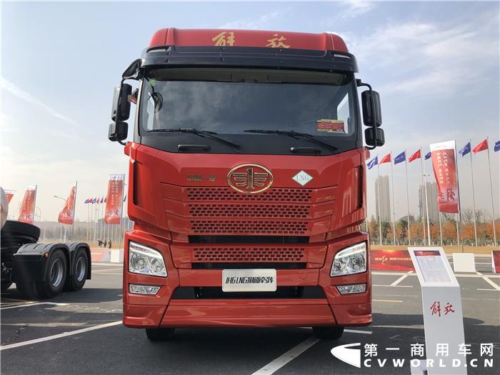 JH6 LNG領(lǐng)航版牽引車2_副本.jpg