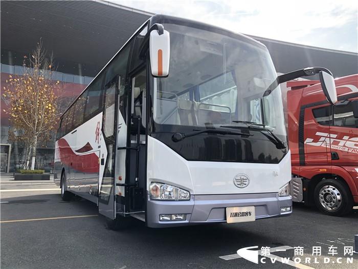 11米公路客車_副本.jpg