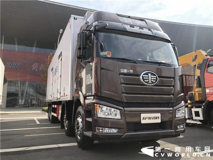 J6P國(guó)六冷藏車_副本.jpg J6P國(guó)六冷藏車_副本.jpg