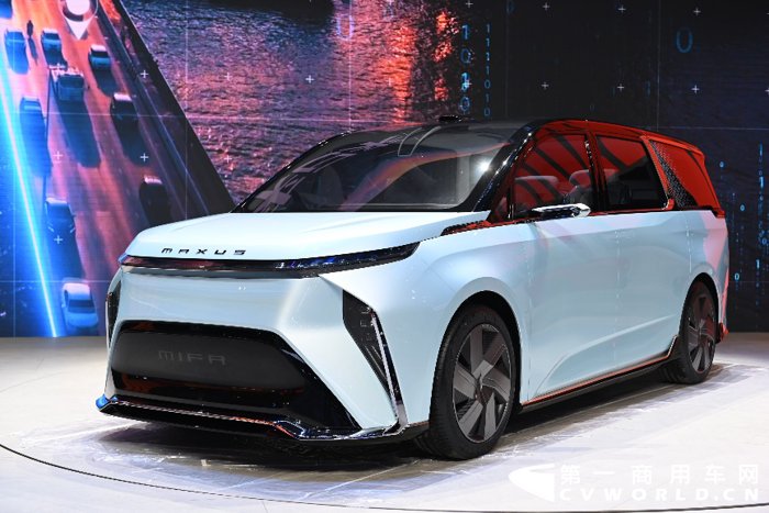 上汽大通MAXUS MIFA概念車首揭“神秘面紗”，全明星陣容亮相上海車展2.png