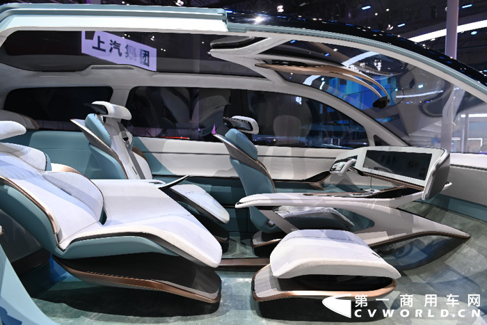 上汽大通MAXUS MIFA概念車首揭“神秘面紗”，全明星陣容亮相上海車展5.png