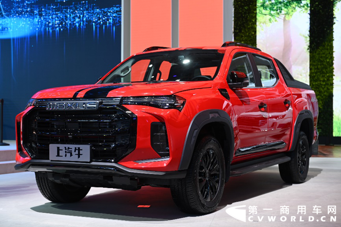 上汽大通MAXUS MIFA概念車首揭“神秘面紗”，全明星陣容亮相上海車展6.png