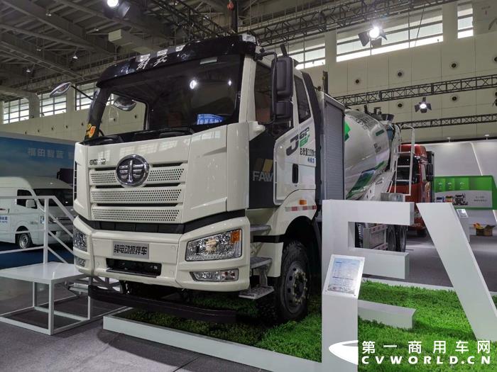 一汽解放J6P 8×4 純電動(dòng)攪拌車.jpg