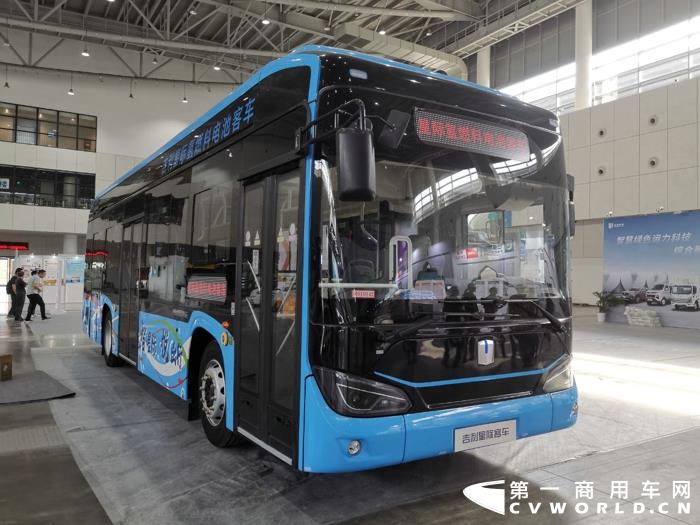 吉利遠(yuǎn)程星際燃料電池客車.jpg