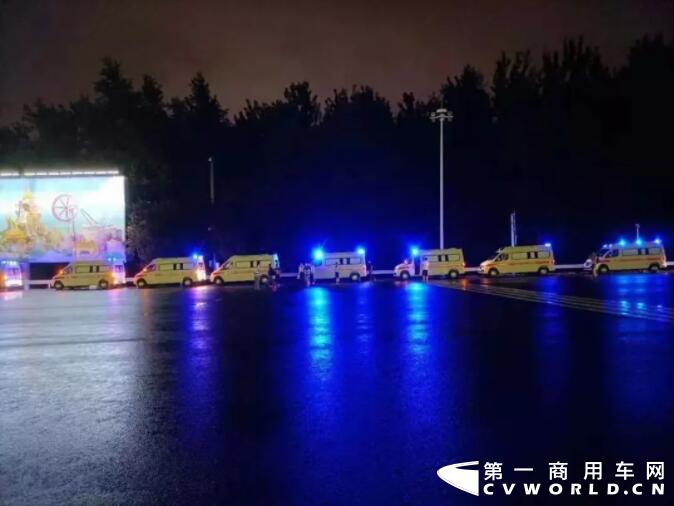 改制交付僅用1天！上汽大通負壓救護車馳援南京6.jpg