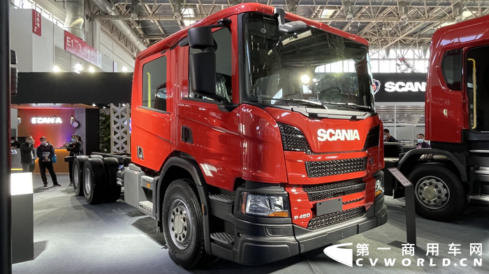 斯堪尼亞P450 6X4強(qiáng)臂破拆消防車.png