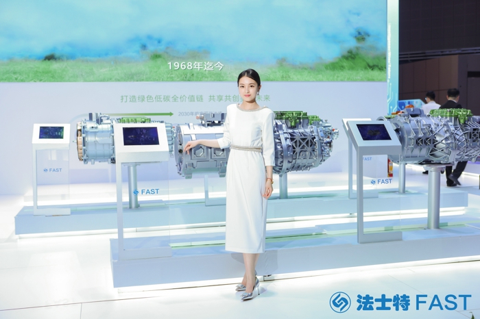 4月18日，以“擁抱汽車行業(yè)新時(shí)代”為主題的第二十屆上海國際汽車工業(yè)展覽會隆重舉行。