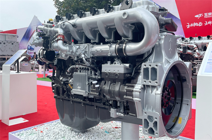 【第一商用車網(wǎng) 原創(chuàng)】1月13日，以“協(xié)同創(chuàng)新 相互助力 共創(chuàng)未來”為主題的玉柴集團2024合作伙伴大會在廣西玉林盛大召開。作為遙遙領(lǐng)先的動力行業(yè)頭部企業(yè)，此次大會的召開自然廣泛吸引了行業(yè)的目光。