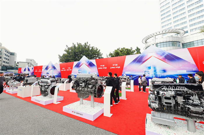 【第一商用車網(wǎng) 原創(chuàng)】1月13日，以“協(xié)同創(chuàng)新 相互助力 共創(chuàng)未來”為主題的玉柴集團2024合作伙伴大會在廣西玉林盛大召開。作為遙遙領(lǐng)先的動力行業(yè)頭部企業(yè)，此次大會的召開自然廣泛吸引了行業(yè)的目光。