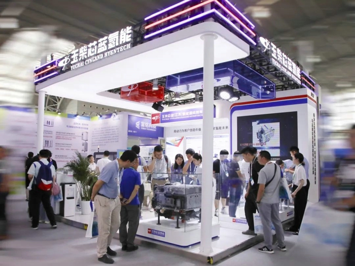 玉柴芯藍(lán)氫能電堆亮相國內(nèi)燃料電池最大展會.jpg