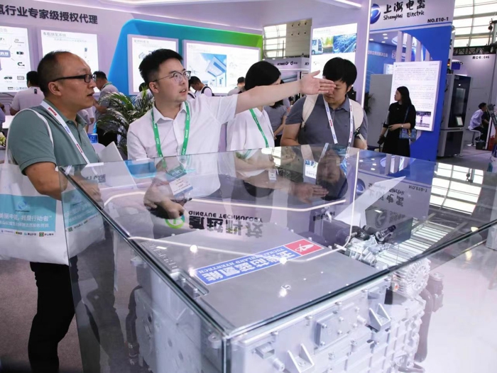 玉柴芯藍(lán)氫能電堆亮相國內(nèi)燃料電池最大展會 展示氫能核心技術(shù)實力5.jpg