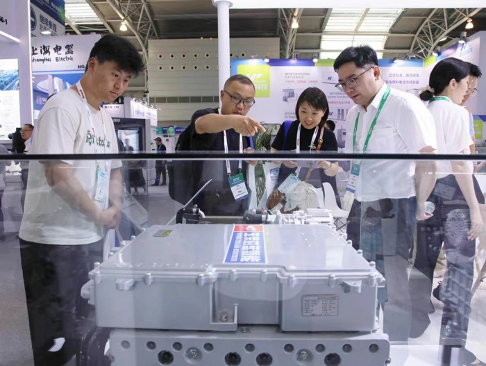 玉柴芯藍(lán)氫能電堆亮相國內(nèi)燃料電池最大展會 展示氫能核心技術(shù)實力6.jpg