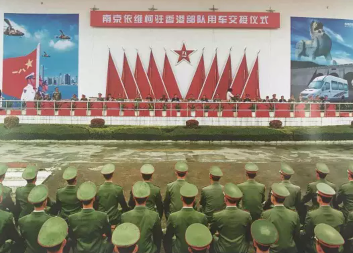 強(qiáng)軍強(qiáng)國，南京依維柯與軍隊共筑和平長城3.png
