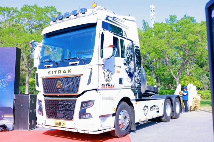 汕德卡G7H 720馬力燃?xì)鉅恳?chē).jpg