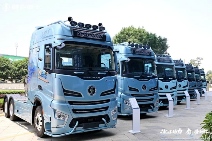 陜汽X6000旗艦版16NG 720馬力天然氣重卡.jpg