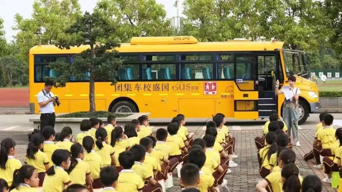 校車4.jpg