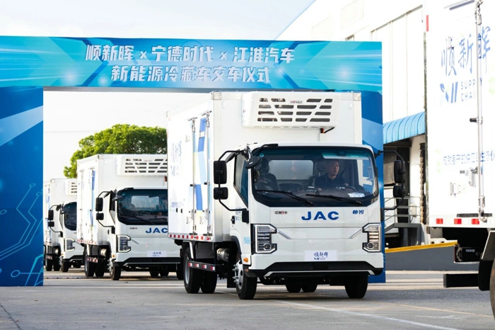 百臺江淮新能源定制冷藏車交付順新暉5.jpg