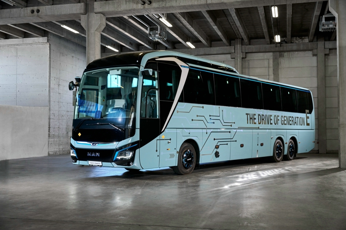 2. MAN Lion's Coach E.jpg