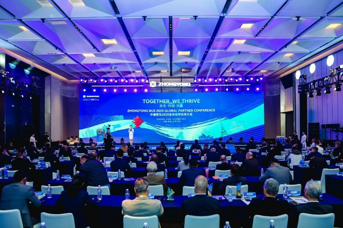 中通客車2025全球合作伙伴大會(huì)交出綠色交通“中國(guó)答案”.jpg
