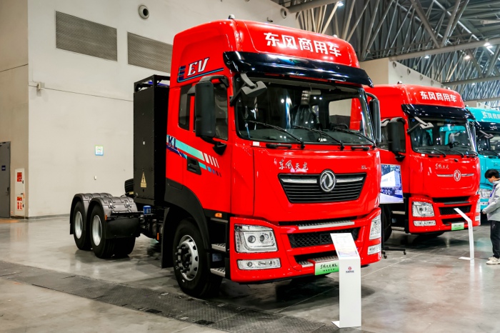 東風商用車新能源重卡.jpg