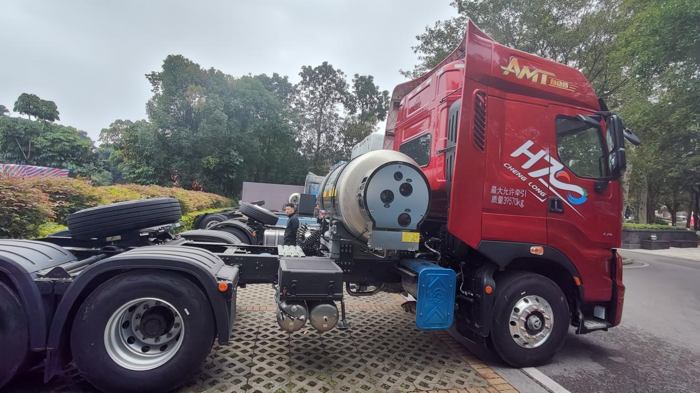 乘龍H7 Pro LNG牽引車3.png