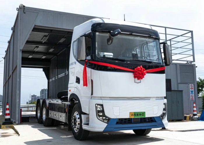 遠(yuǎn)程換電牽引車+換電站.jpg
