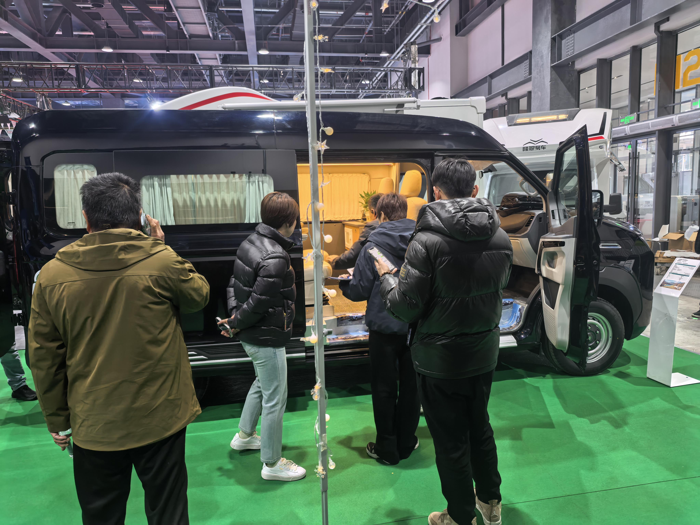 中國(guó)重汽輕型汽車(chē)登陸北京房車(chē)展5.png