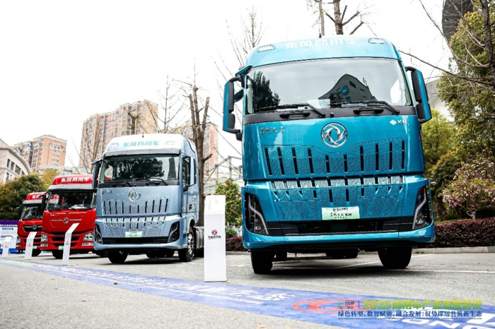 東風(fēng)商用車助力重卡行業(yè)提質(zhì)向新轉(zhuǎn)型5.jpg