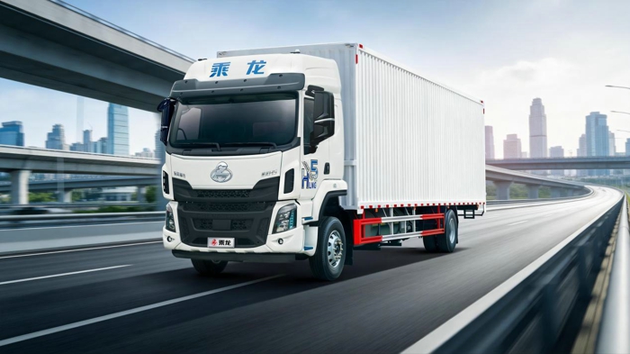 “創(chuàng)富一哥”乘龍H5 LNG大單橋?qū)嵙θΨ?jpg