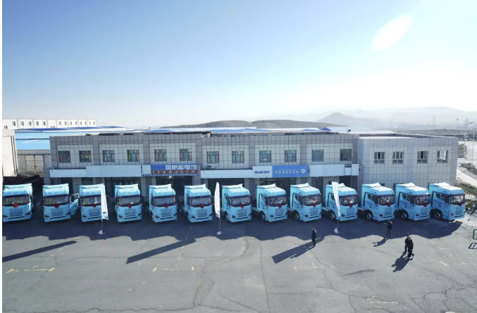 200臺(tái)JH6 TIR牽引車交付3.png