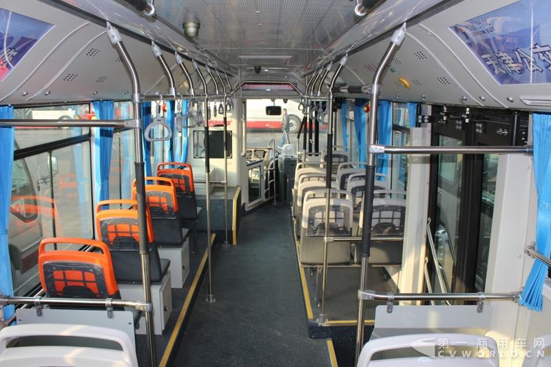 銀隆10.5米純電動(dòng)公交車