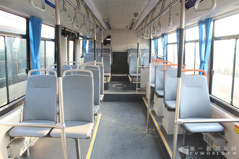 銀隆10.5米純電動(dòng)公交車