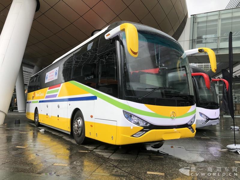 申龍SLK6116HKB歐六柴油客車，全部采用奔馳底盤(pán)