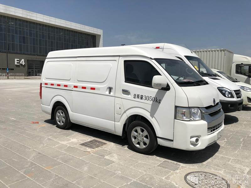 申龍純電動廂式運(yùn)輸車