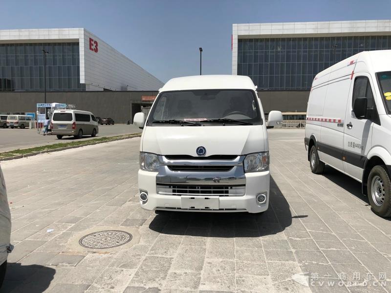 申龍純電動廂式運(yùn)輸車