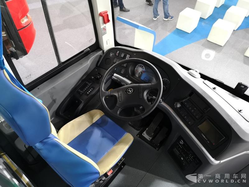 北方客車BFC6115TBEV純電動(dòng)旅游團(tuán)體車