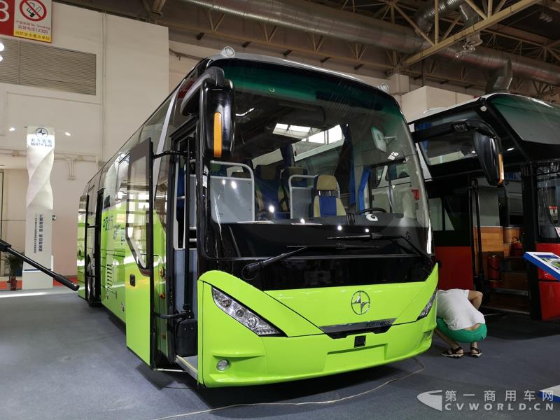 北方客車BFC6115TBEV純電動(dòng)旅游團(tuán)體車