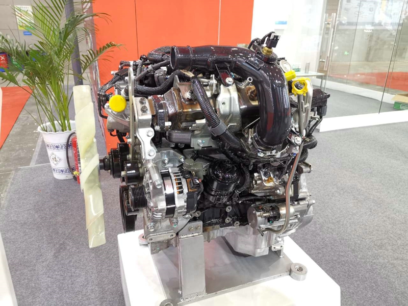 五十鈴RZ4E發(fā)動機，1.898升