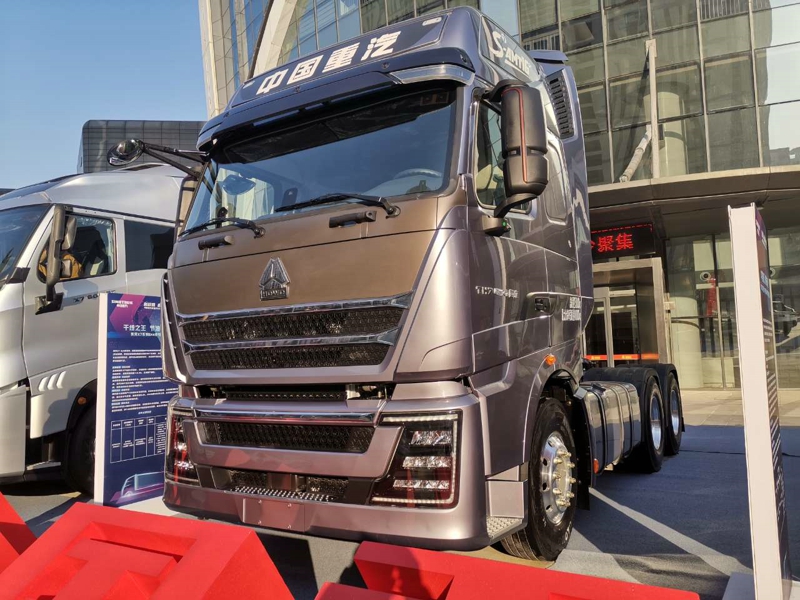 豪沃TH7系列6×4牽引車(chē)旗艦版