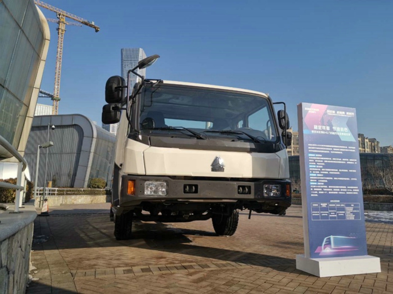 豪沃N系列6×4 25噸汽車(chē)起重機(jī)底盤(pán)