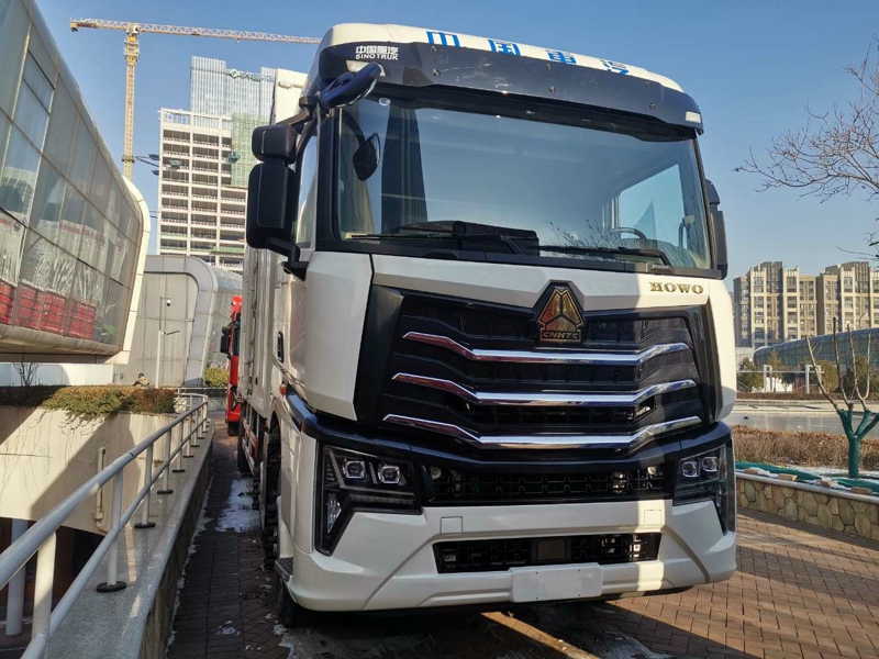 豪沃MAX系列6×2載貨車(chē)